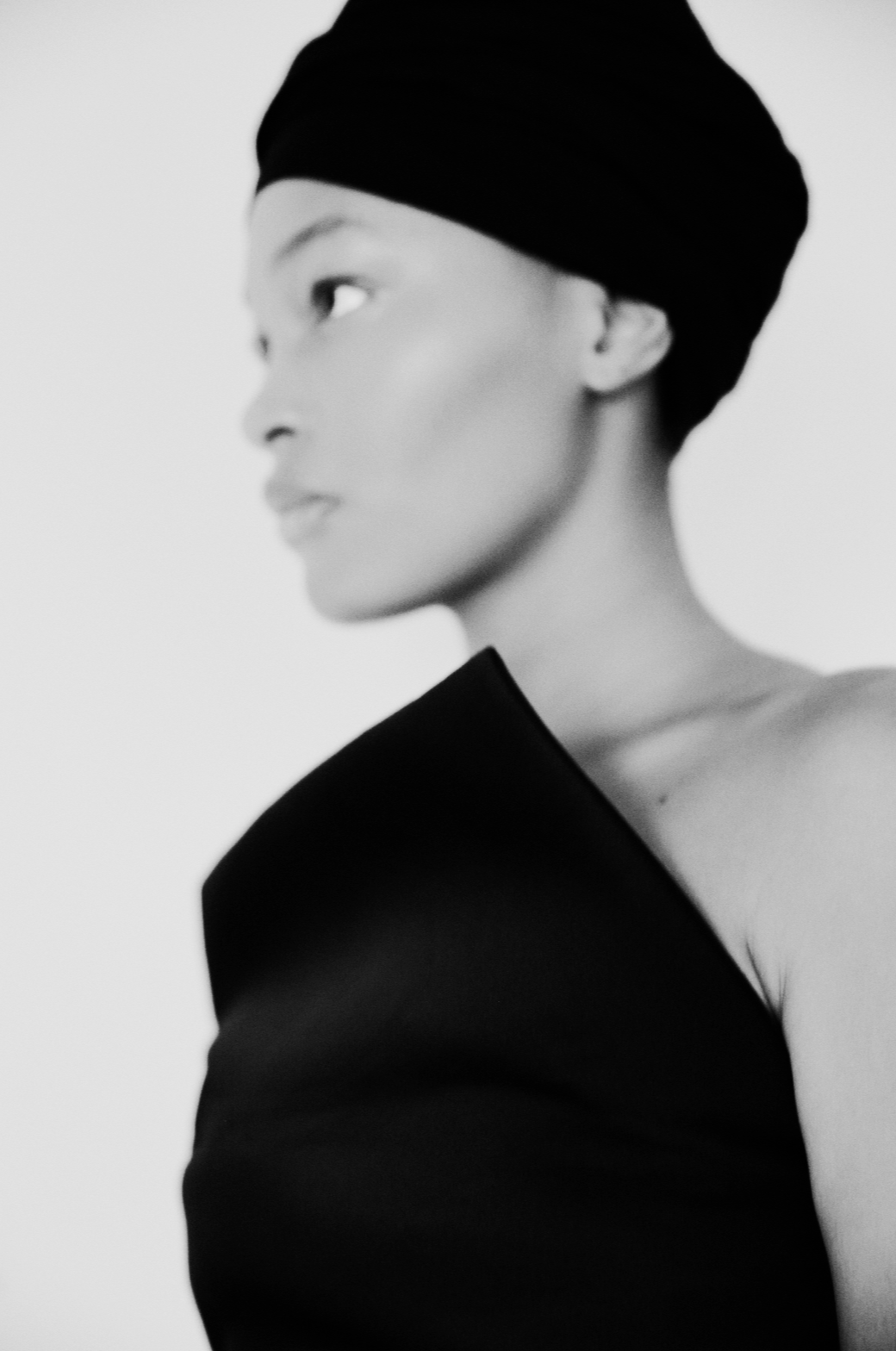 fine art photography bw female body rituals rebekka eliza 